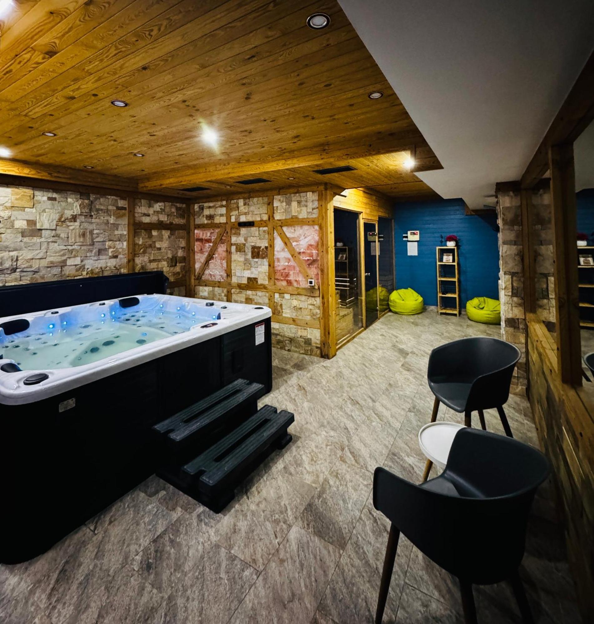 Kaban Boutique - 5Star Central Villa In Vatra Dornei Exteriör bild